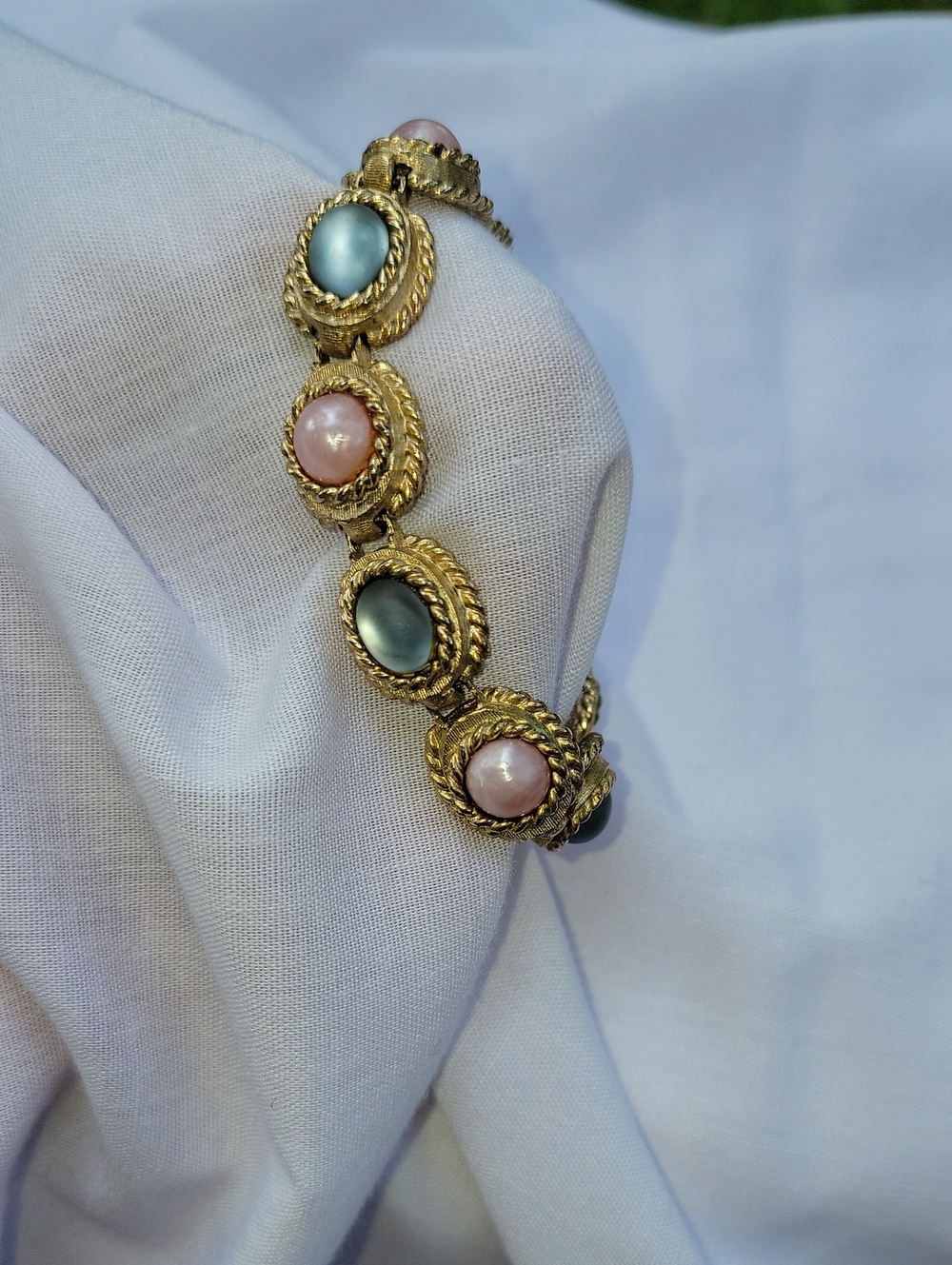 Vintage Sarah Coventry-Gold-Tone Pink & Teal Cabochon Link Bracelet